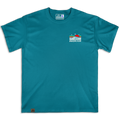 Frontal de la camiseta Wokha Organic Wave Turquesa con pequeño diseño de ola y sol rojo